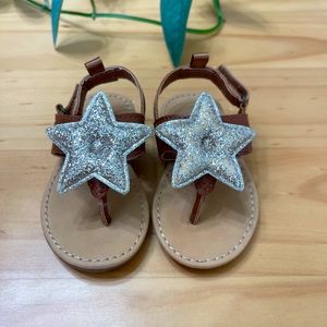 Carter’s Baby Girl Size 3 Brown Star Sandals, size 4